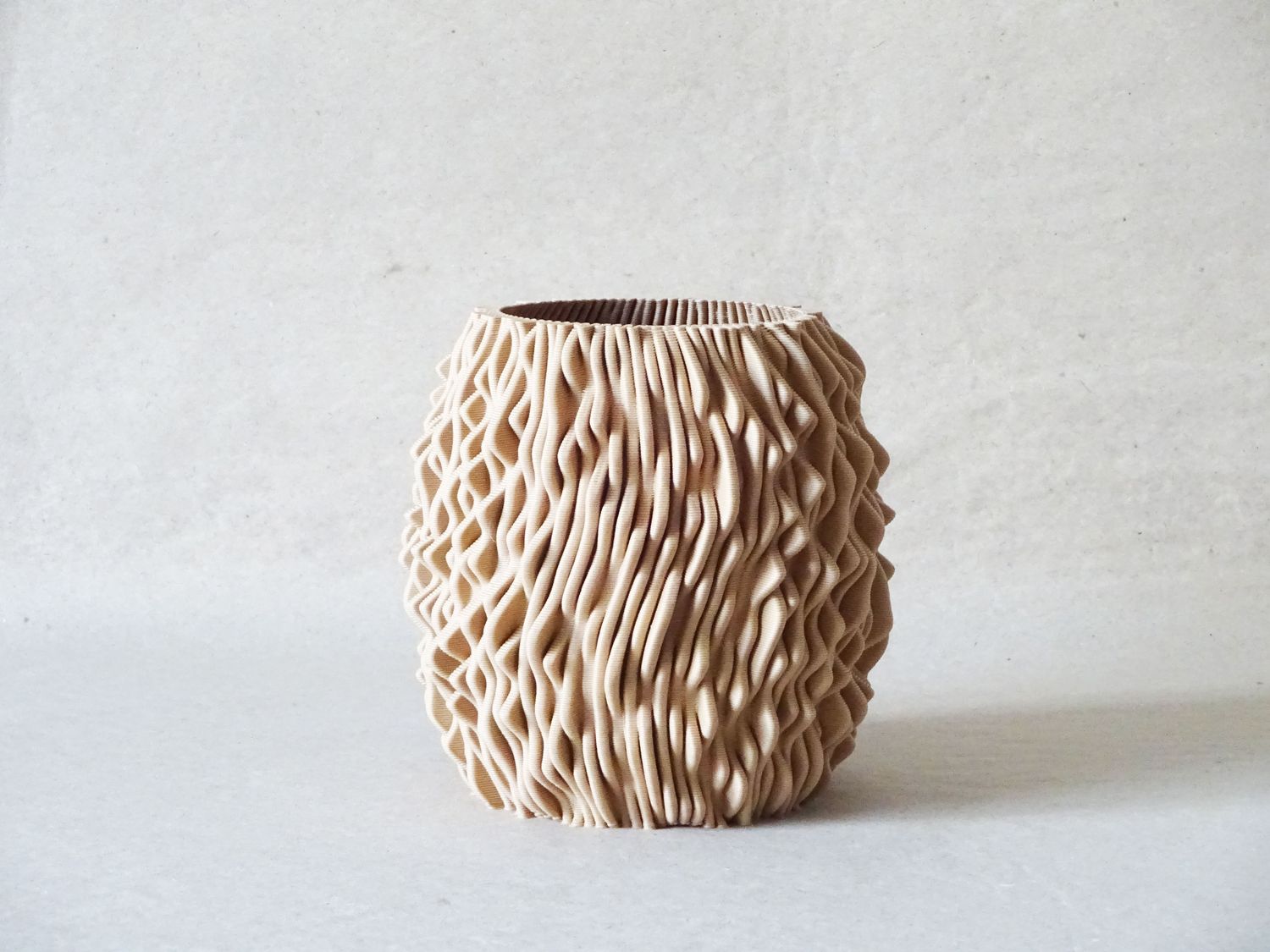 Vase fluted